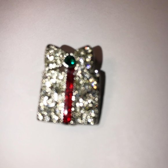 Rhinestone Christmas Gift Pin - Picture 4 of 4